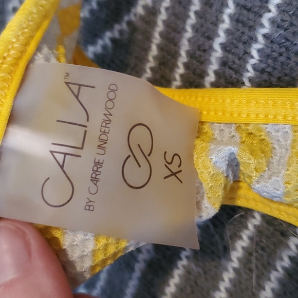 Workout Top - Picture 2 of 2